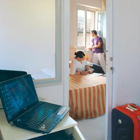 La Torre Couette-café Numana