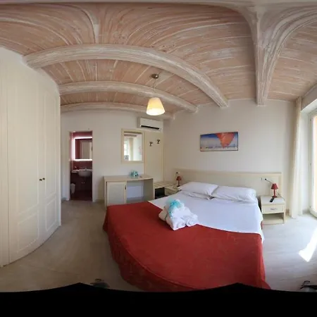 La Torre Oda ve Kahvaltı 4*
